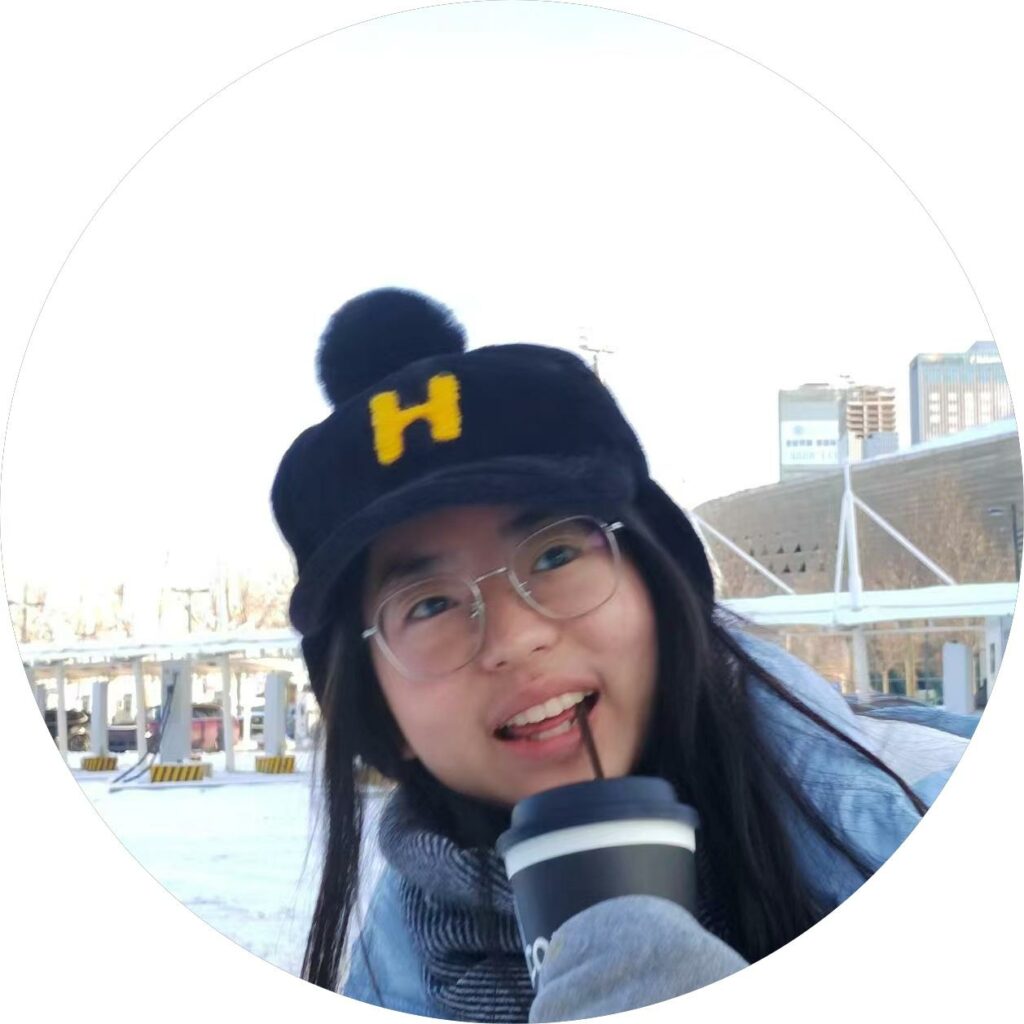 邱依依 Yiyi Qiu